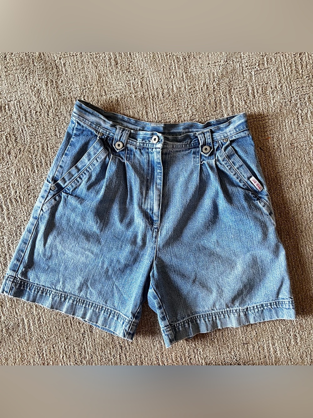 Vintage Bill Blass Classic Women's Light Blue loose fit  Denim Shorts